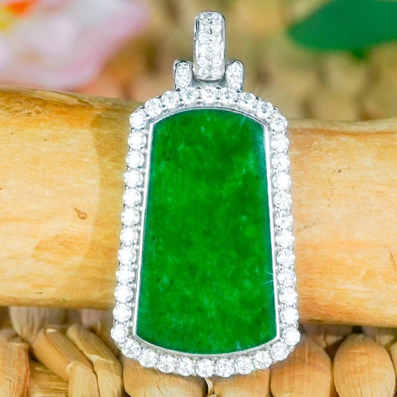 18K金镶嵌天然缅料翡翠吊坠A货豪镶精致大气满绿无事牌翡翠项链