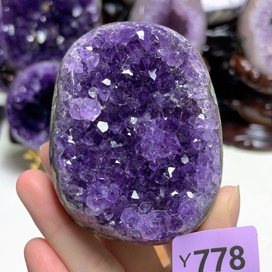 未镶嵌摆件紫晶晶震带花