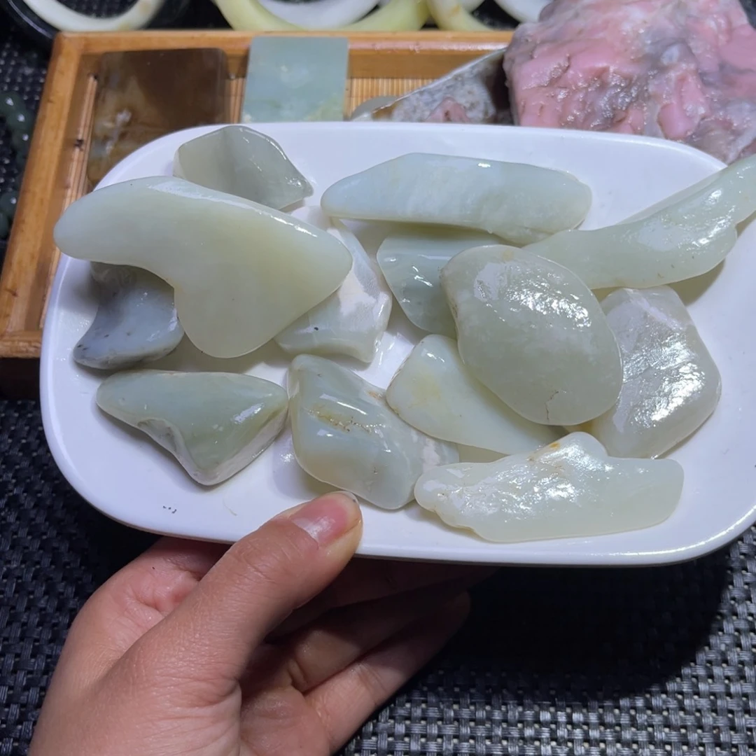 未镶嵌和田玉车挂
