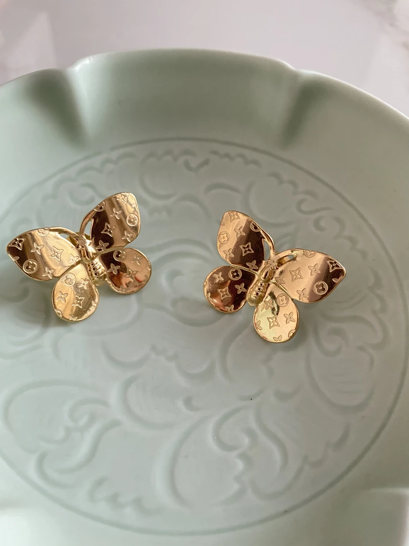 钛钢耳饰 时尚饰品轻奢气质简约大气设计感蝴蝶耳钉耳饰1818