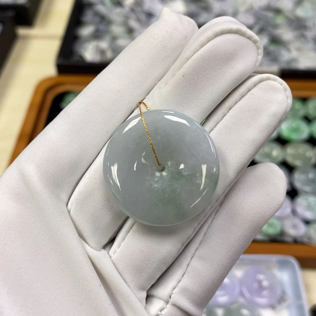 翡翠未镶嵌颈饰平安扣