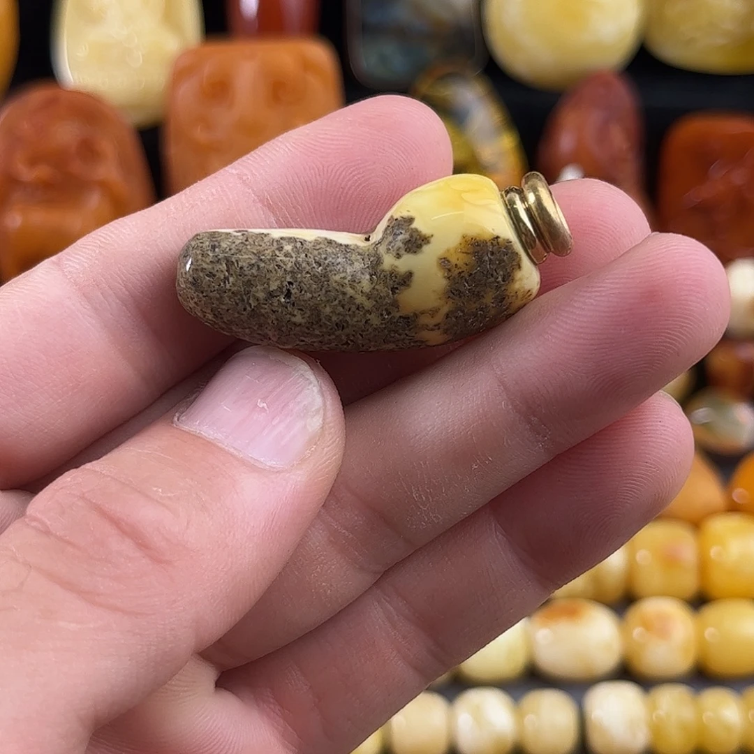 蜜蜡未镶嵌珠宝奇石