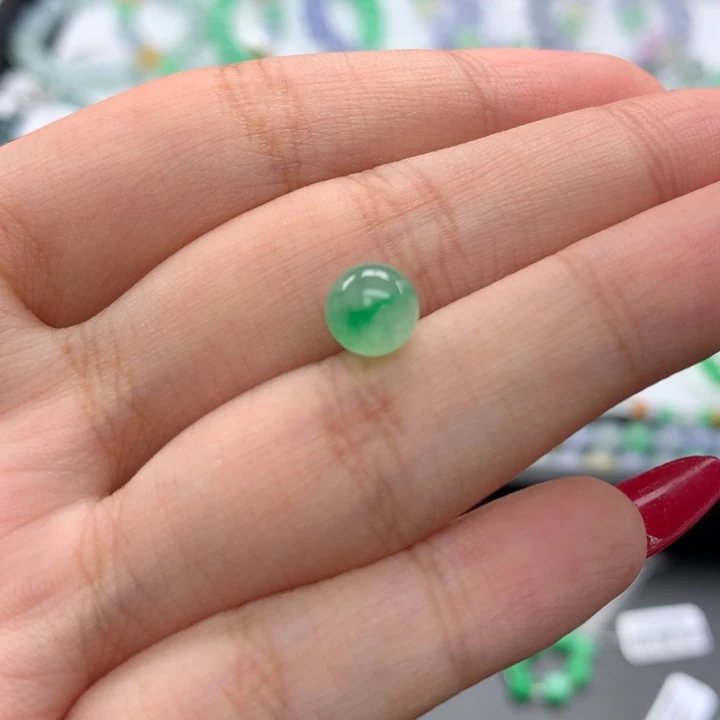 翡翠手镯未镶嵌翡翠