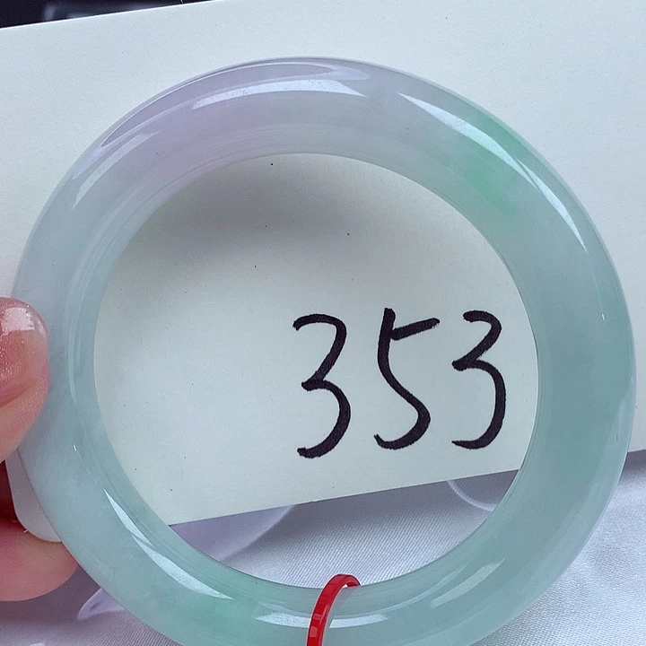 翡翠手镯未镶嵌翡翠