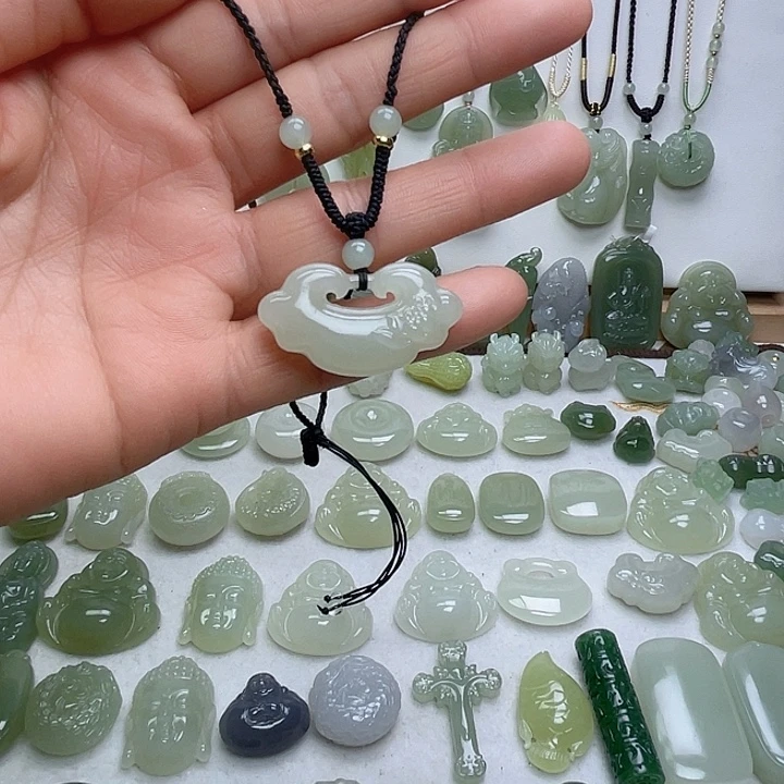 和田玉未镶嵌颈饰