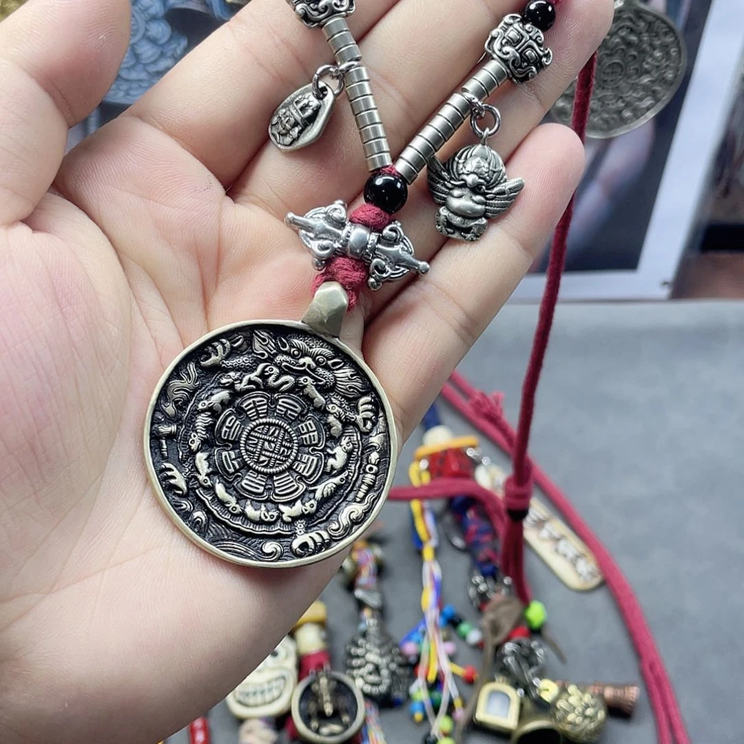 白利马麟甲熊脖挂