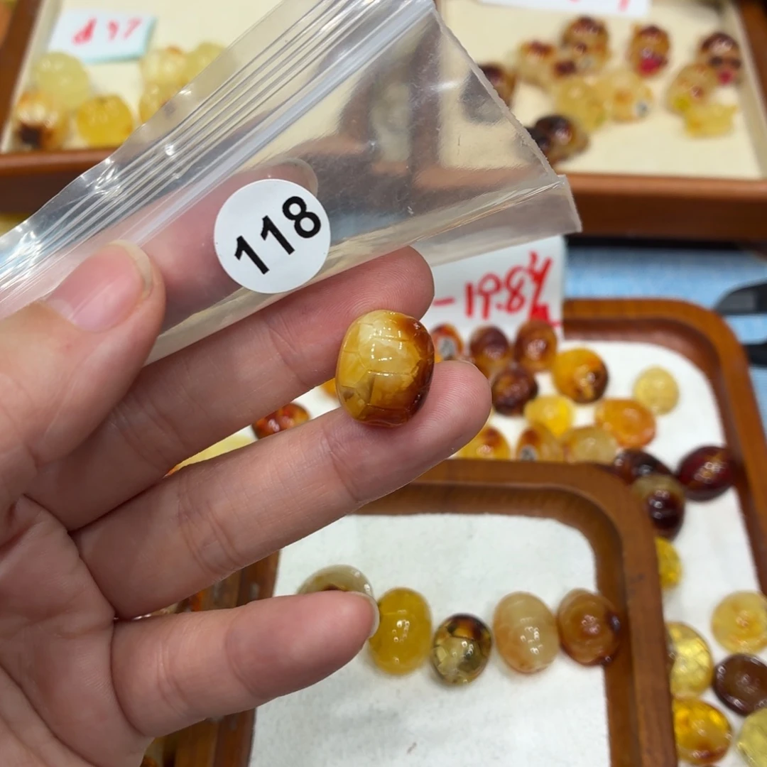 琥珀未镶嵌珠宝奇石