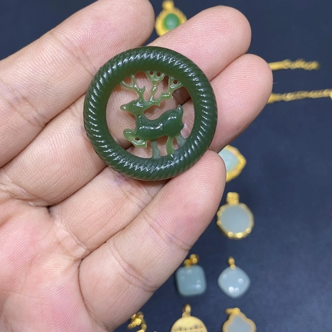 和田玉未镶嵌颈饰