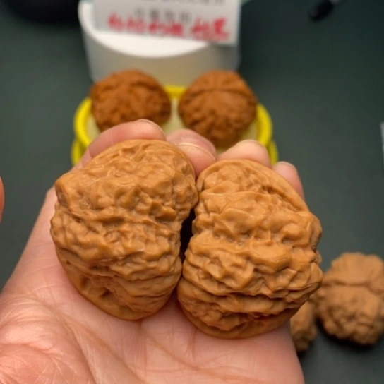 文玩核桃把件42.8蛤蟆头