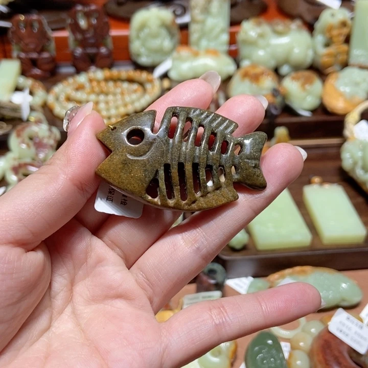 岫岩河磨玉（透闪石质玉）挂件未镶嵌