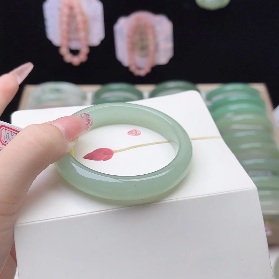 石英质玉未镶嵌手镯56