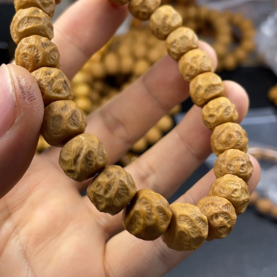 猴头核桃吊坠嗯、没事