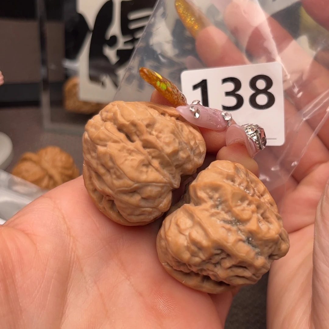 文玩核桃把件肚44边39