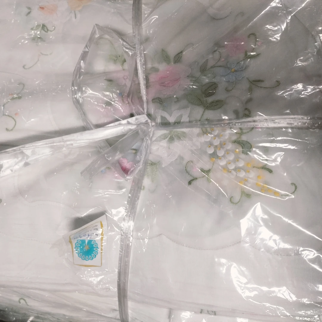 05 玻璃纱白色床盖