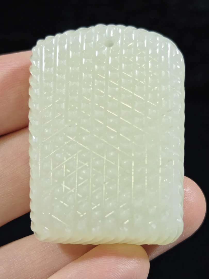 旧藏天然和田玉玉牌挂件45克45*31*13mm
