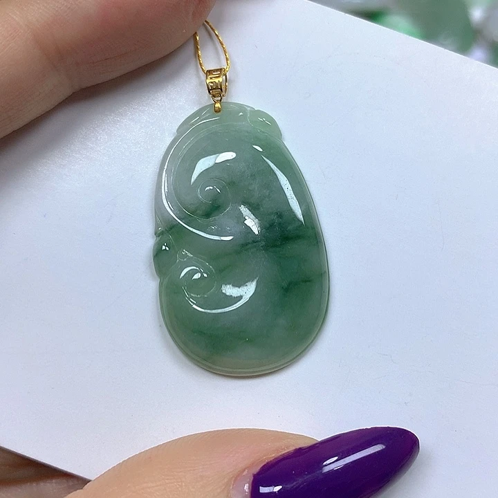 翡翠未镶嵌颈饰挂件