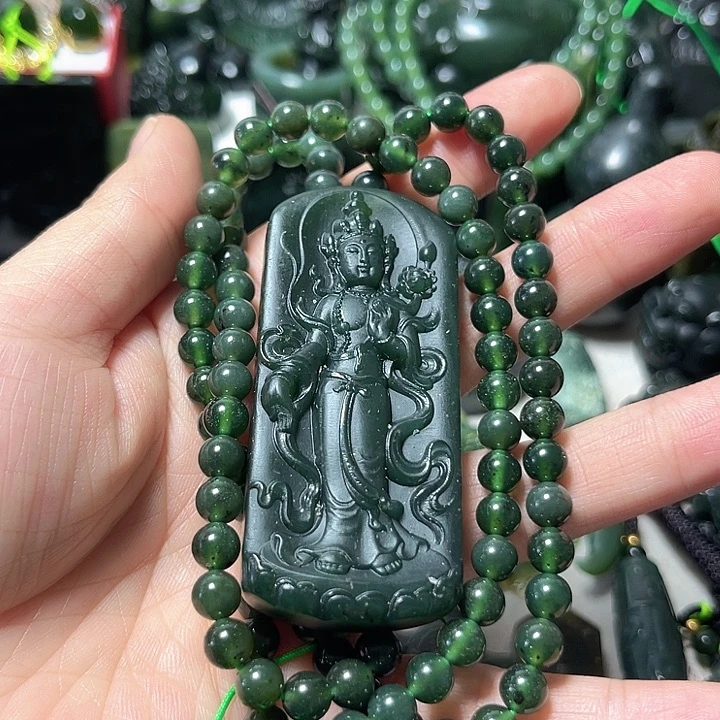 蛇纹石玉未镶嵌颈饰