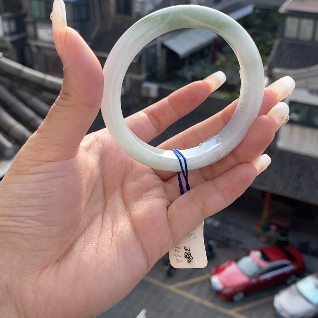 翡翠手镯未镶嵌55圈口