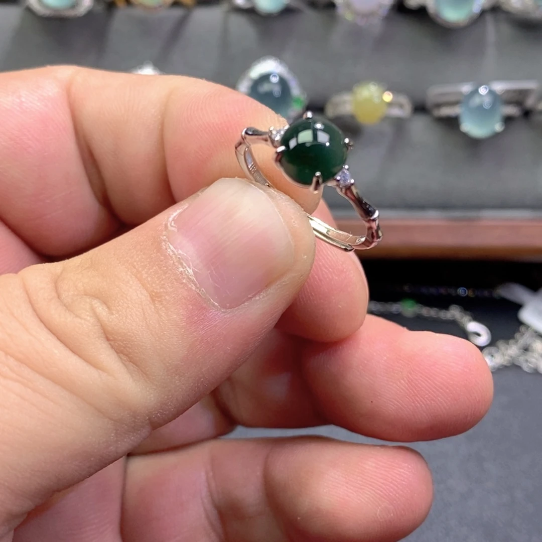 翡翠未镶嵌戒指翡翠