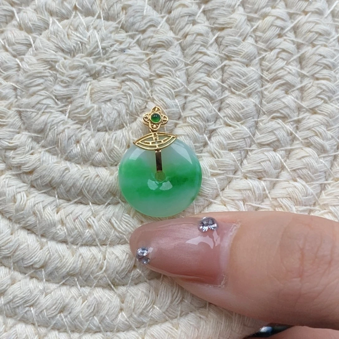 翡翠颈饰18K金镶嵌翡翠