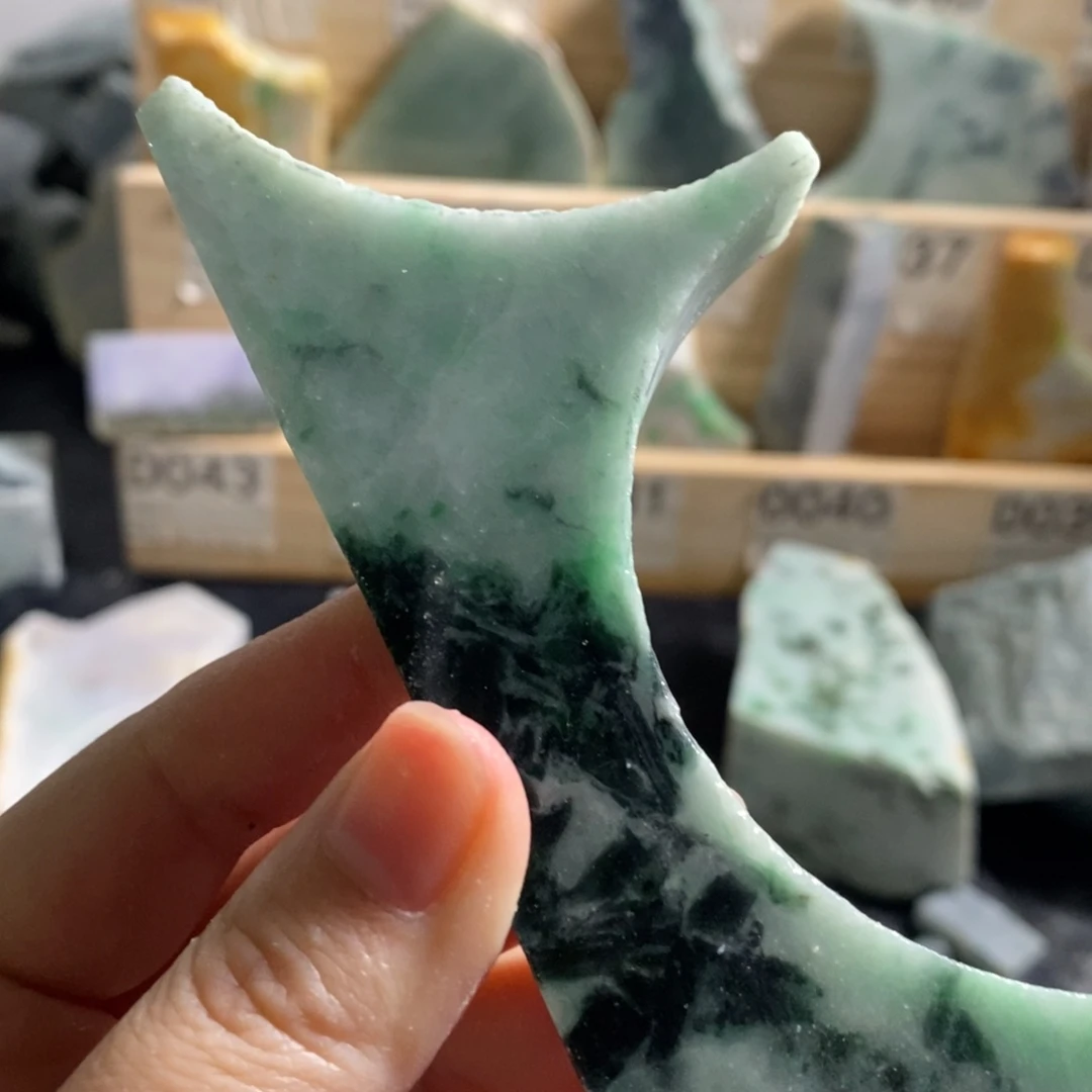 颈饰未镶嵌翡翠天然翡翠