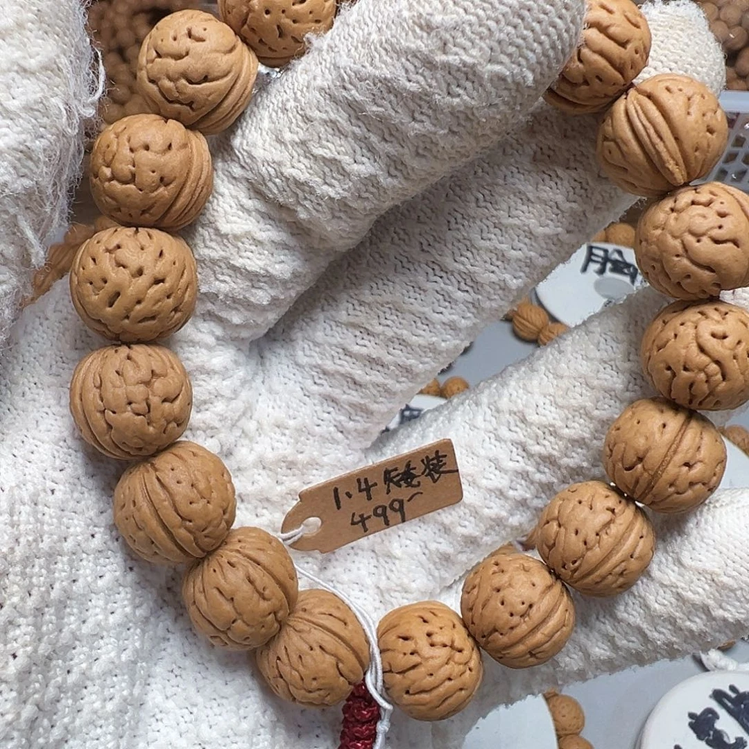 思***瘦手串桃核1.4+矮庄大肌肉