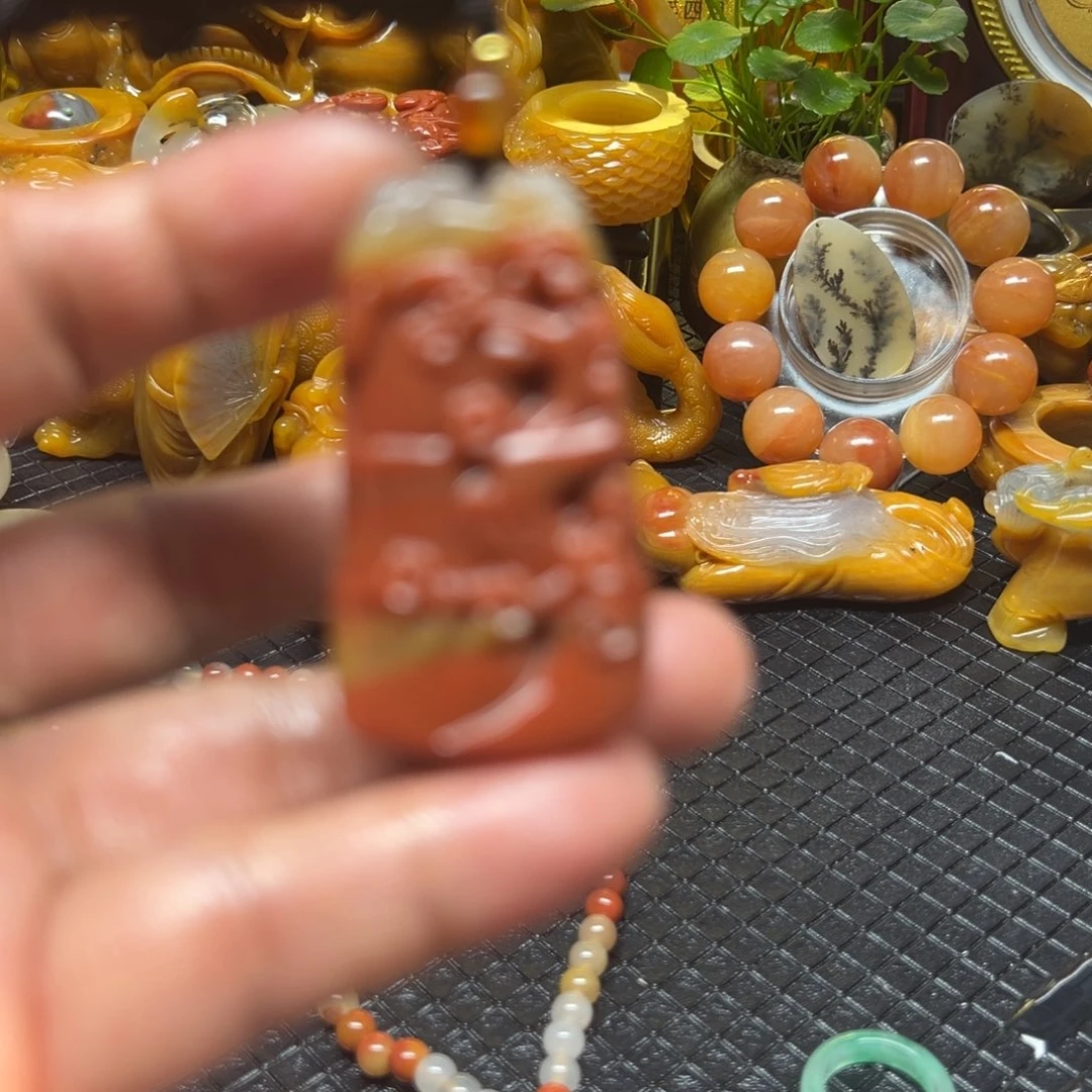 石英质玉未镶嵌颈饰