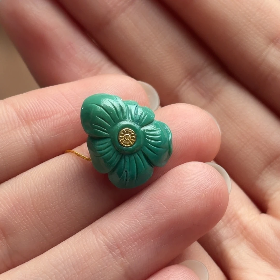 绿松石未镶嵌颈饰