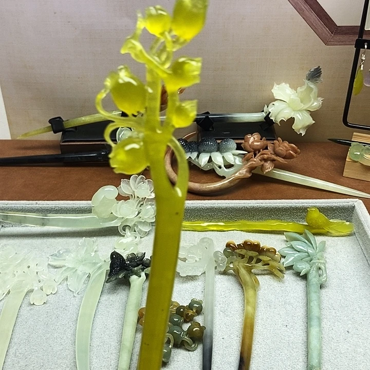 半***甜蛇纹石玉未镶嵌发饰