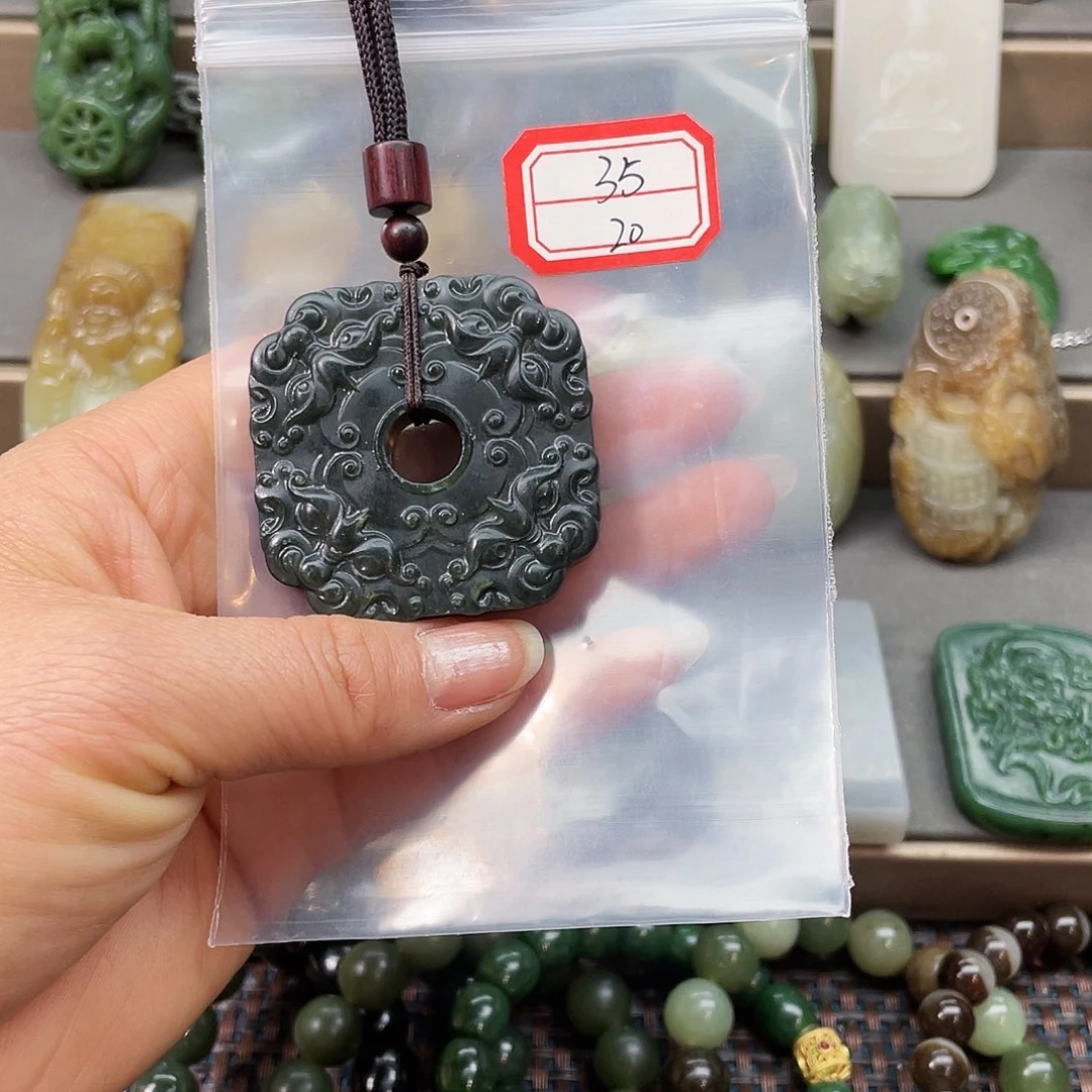 未镶嵌和田玉挂件