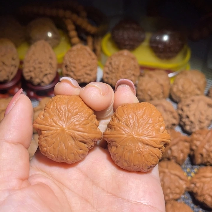 ****e大叶紫檀（黑酸枝木类）