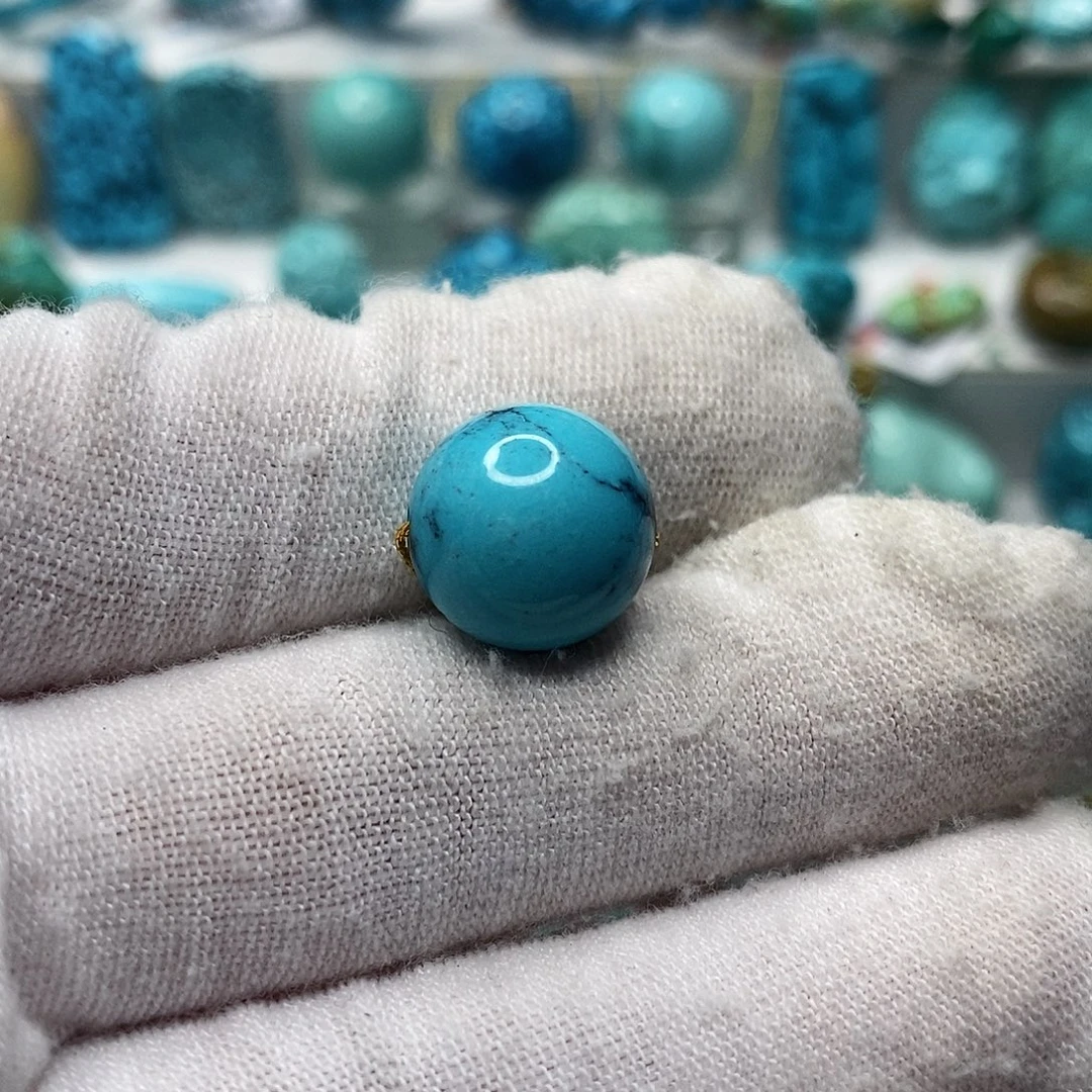 S***m未镶嵌绿松石天然原矿 带武汉地大证书