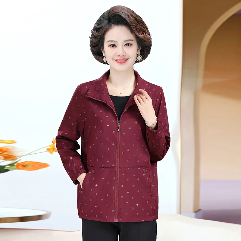 中老年妈妈女装春秋季连帽外套老年人大码风衣夹克奶奶装宽松上衣