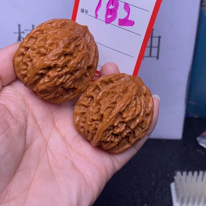 把件文玩核桃ァ****有182，41虎头