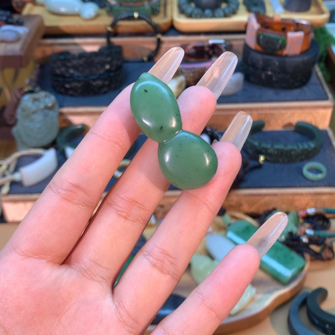 和田玉（糖玉）未镶嵌挂件