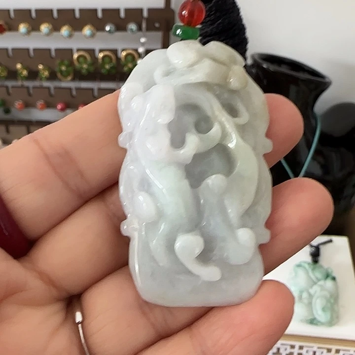 翡翠未镶嵌颈饰吊坠