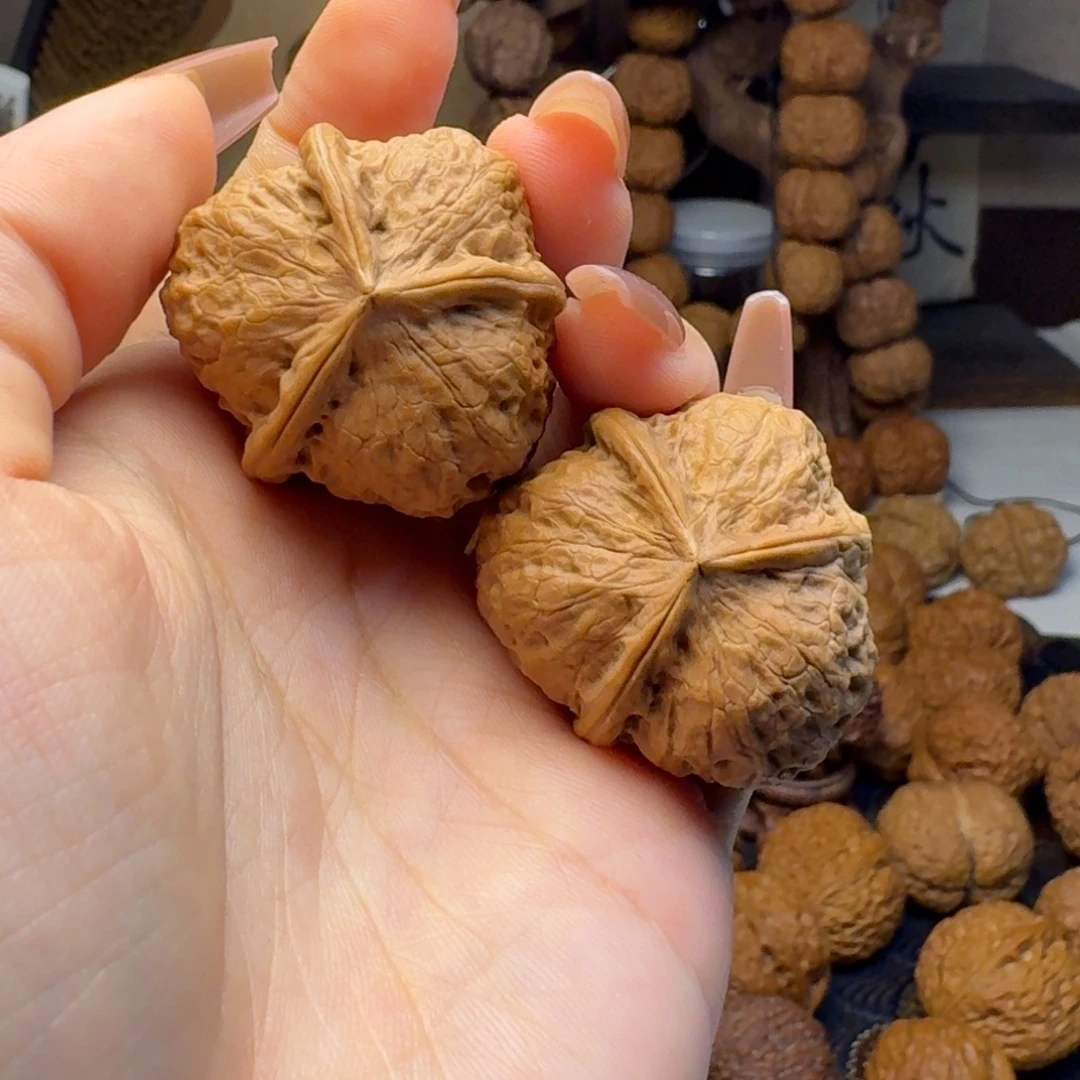 文玩核桃把件三棱34.7