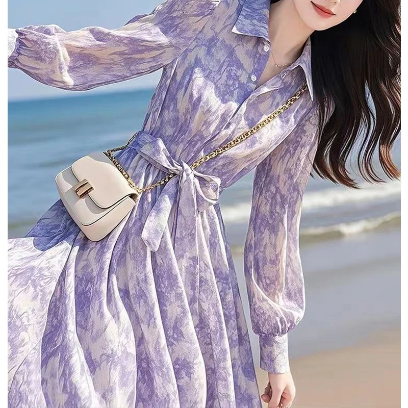 2025年新款法式气质海边度假漂亮独特收腰紫色碎花连衣裙子女春季