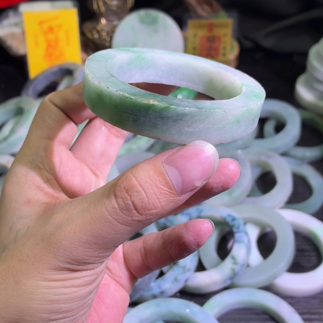 定制翡翠未镶嵌天然翡翠A货毛胚手镯定制