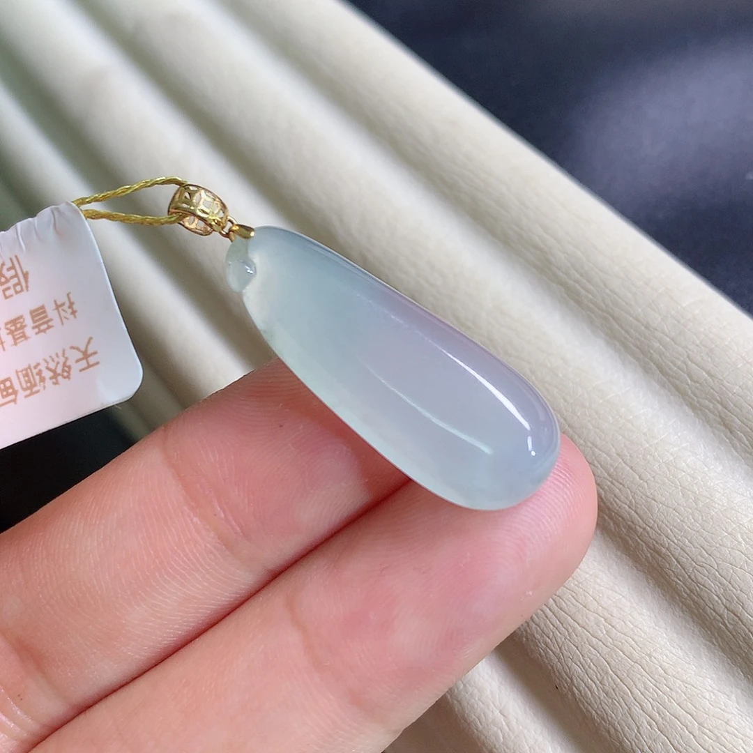 翡翠18K金镶嵌颈饰缅甸天然a货翡翠福瓜