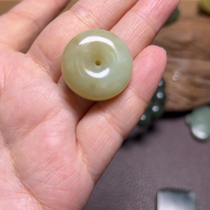 岫岩河磨玉（透闪石质玉）未镶嵌颈饰