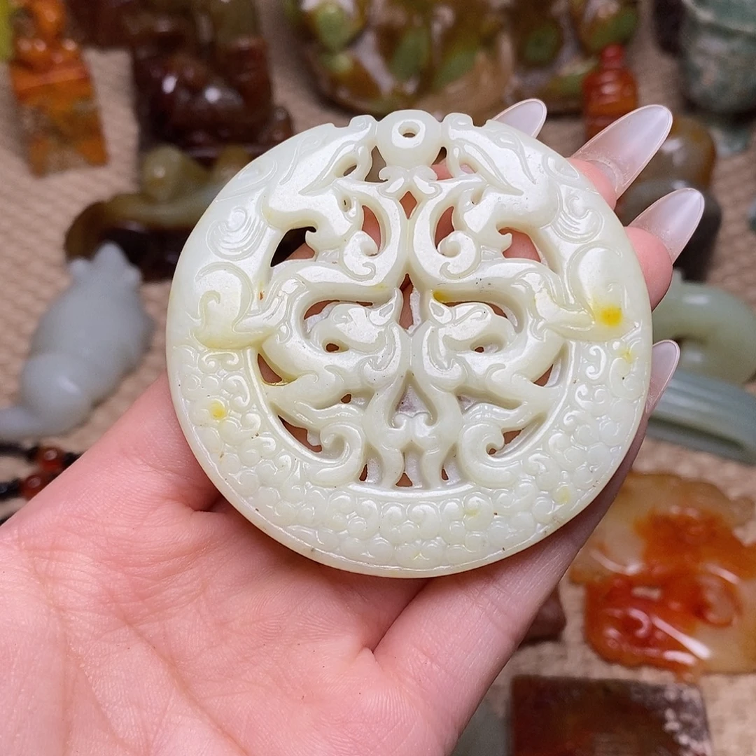 未镶嵌蛇纹石玉颈饰