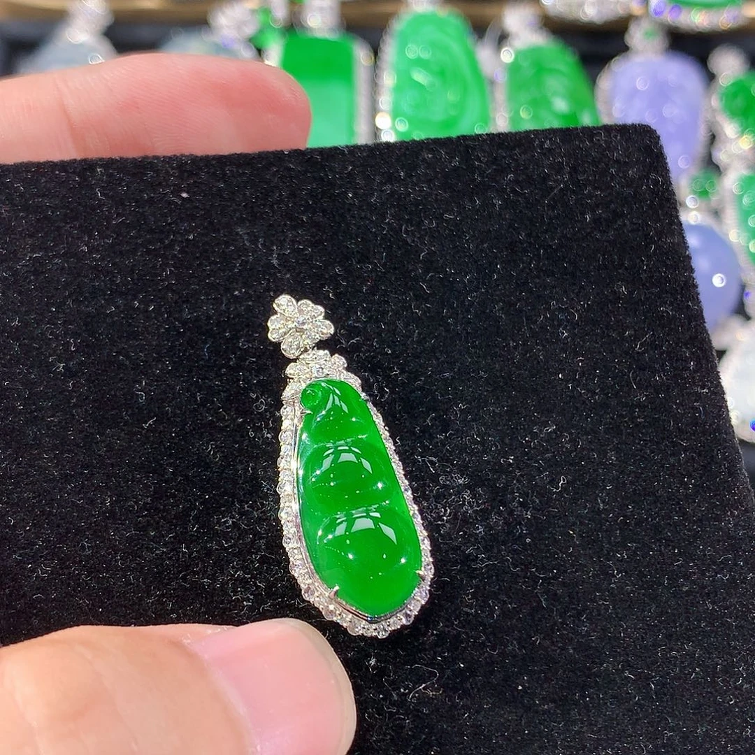 翡翠18K金镶嵌戒指