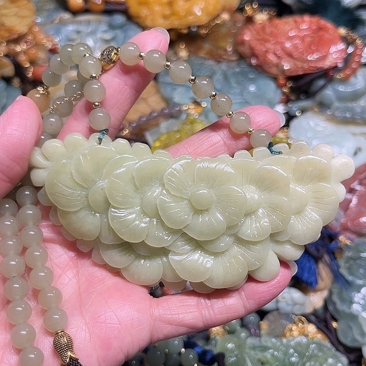 未镶嵌岫玉吊坠(赠链)