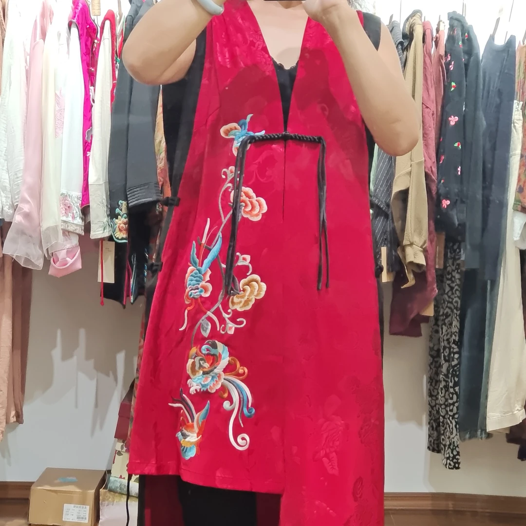 中国风常规款长款女刺绣马夹绣花唐装无袖马甲