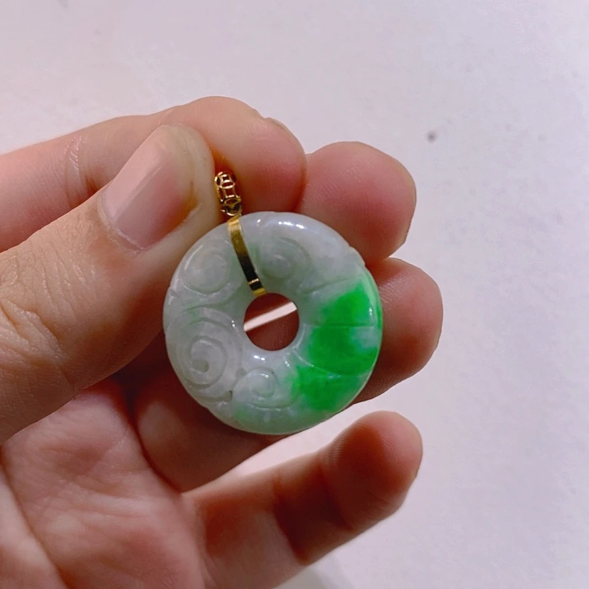 【闪购商品】颈饰18K金镶嵌翡翠