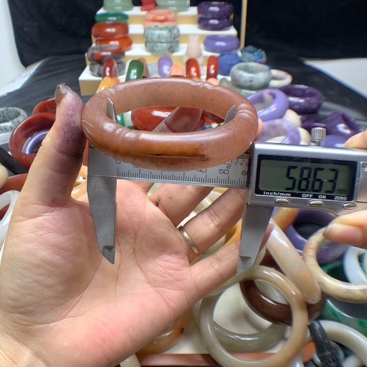 未镶嵌手镯石英质玉