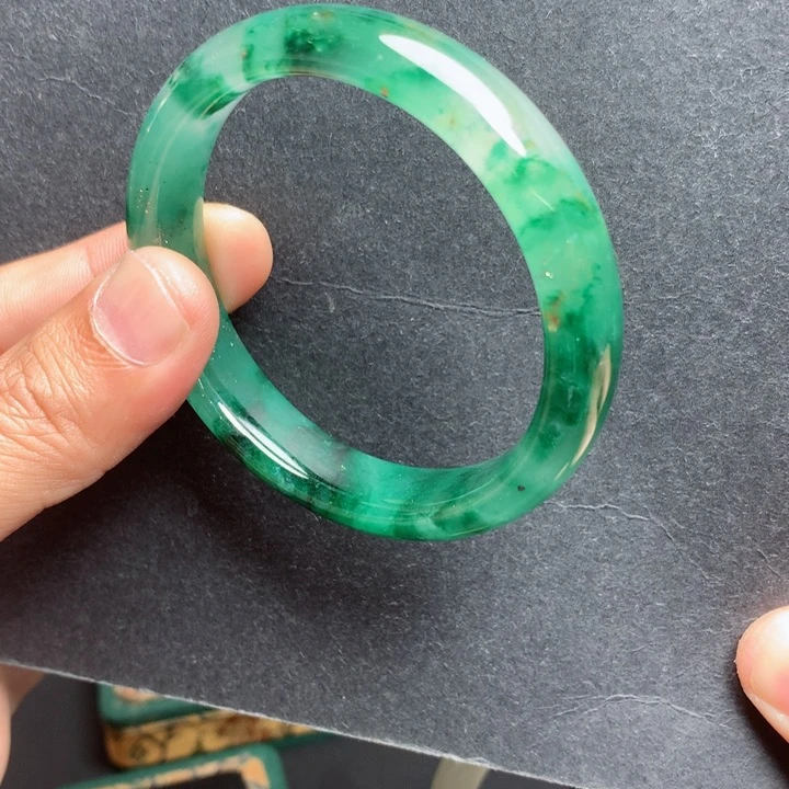未镶嵌手镯石英质玉