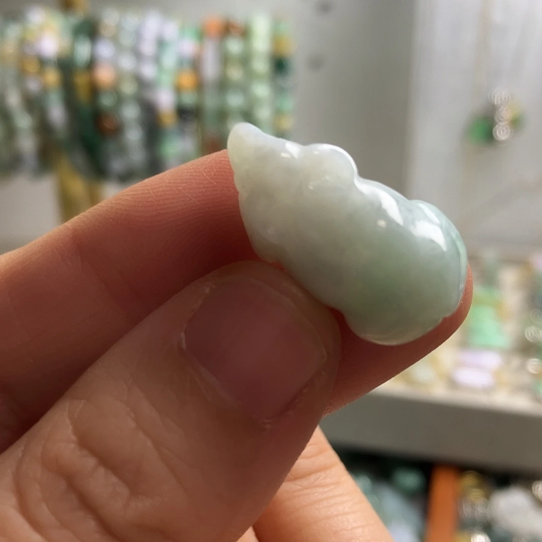 翡翠未镶嵌颈饰09小牛