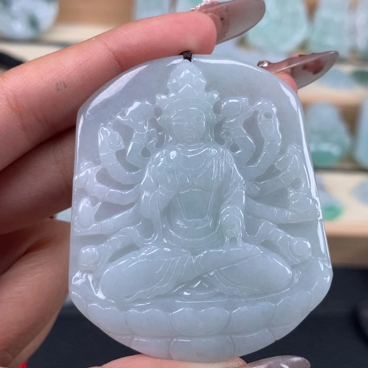 翡翠未镶嵌颈饰千手观音